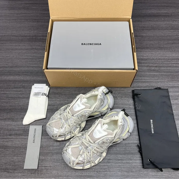 View 1 of Balenciaga 一比一奶灰老爹鞋含盒配件還原專櫃質感