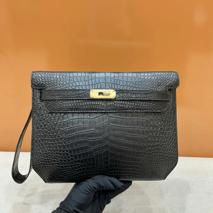 View 1 of Hermès 原單 鱷魚紋手拿包 男士大容量商務手包精品款