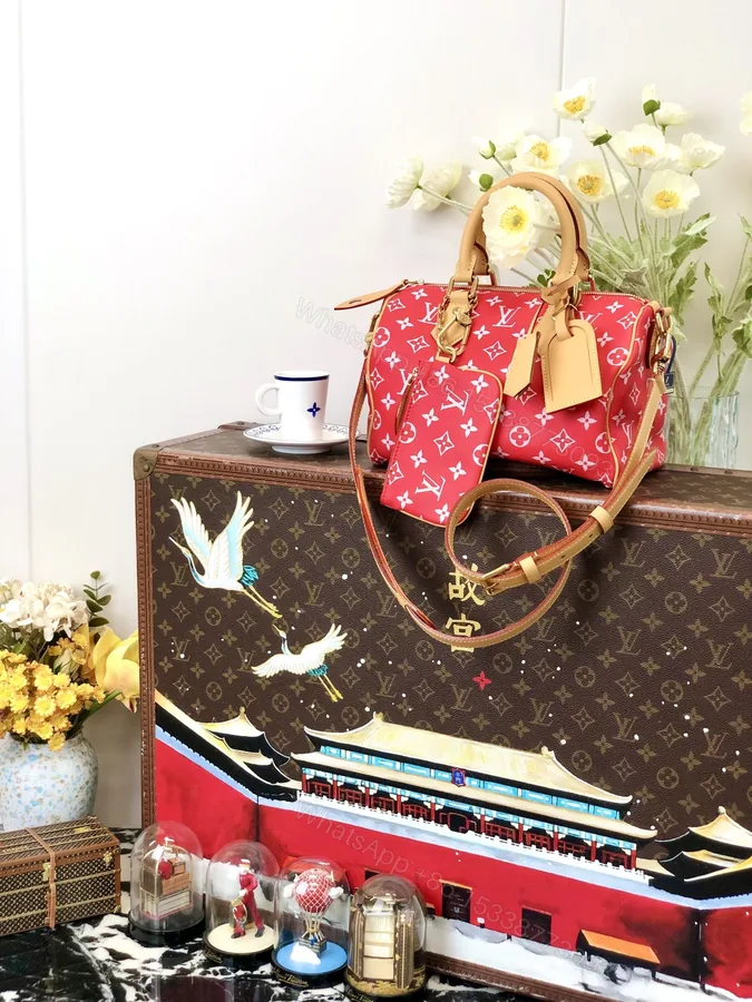 View 1 of LV 高仿波士頓包 M24425 紅色Monogram 附配件精品旅行包