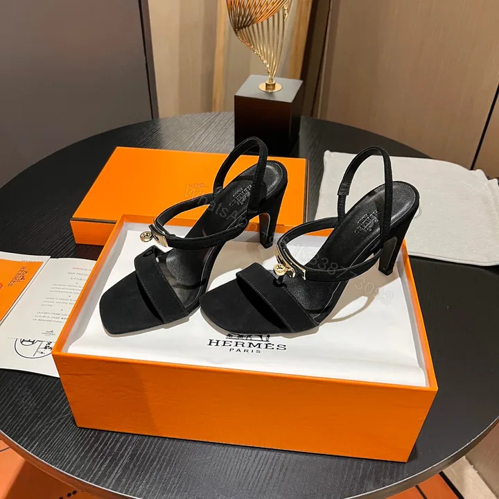 View 1 of New HM HIGH HEELS 042