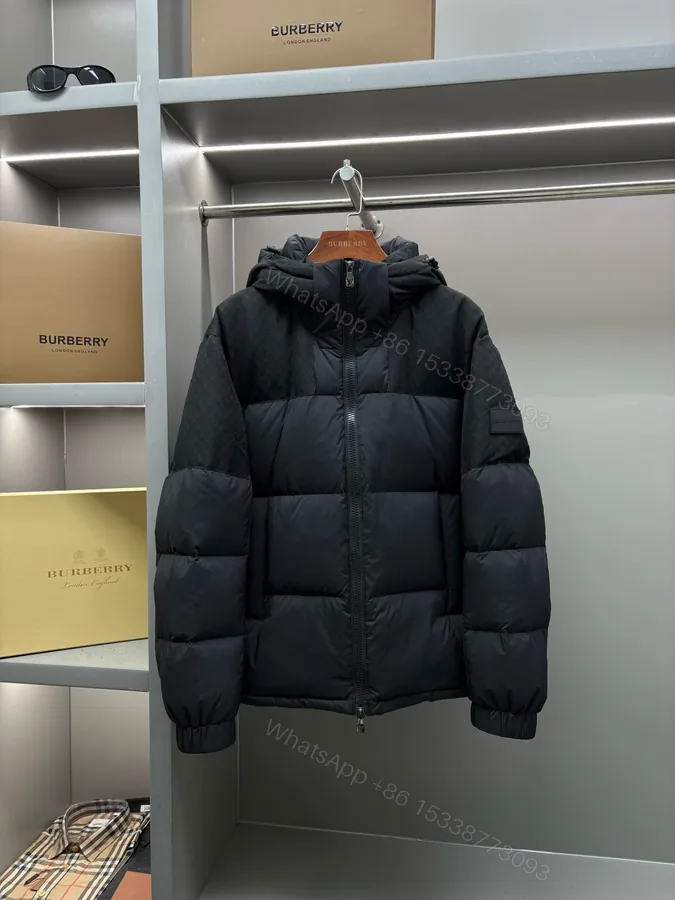 View 1 of LV A貨男款連帽羽絨外套 經典格紋拼接防風款