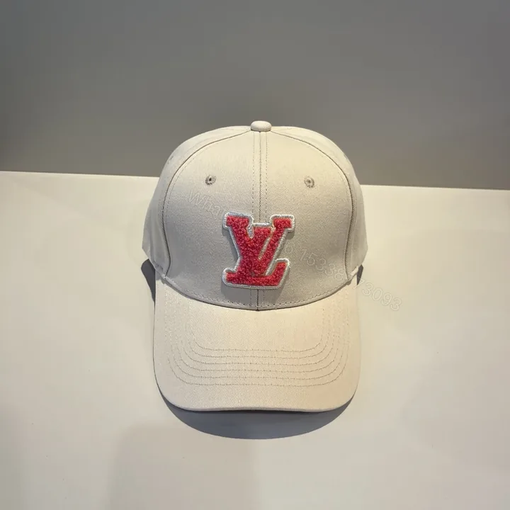 View 1 of LV A貨杏色棒球帽 刺繡紅標簡約風格配件