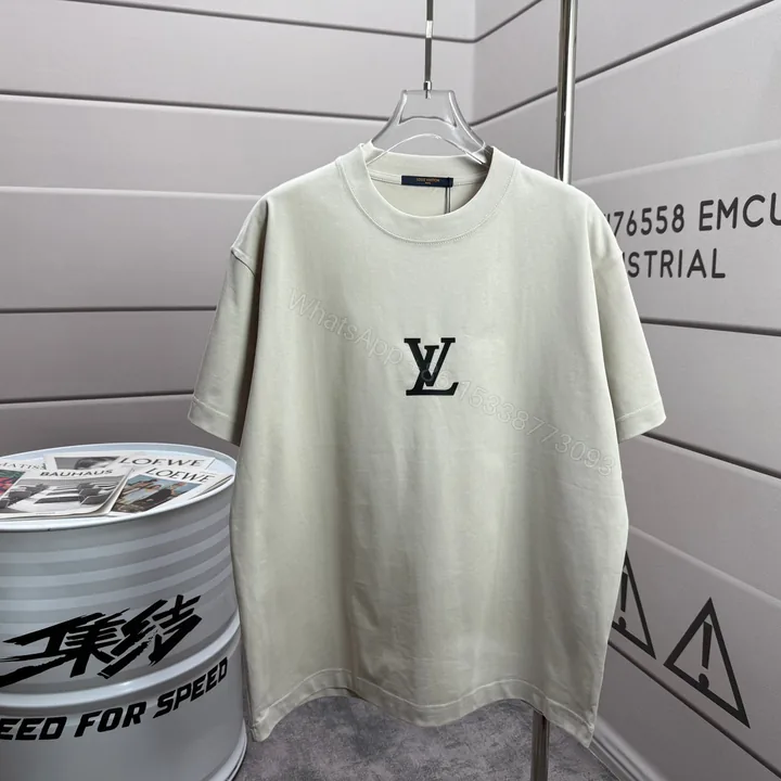 View 1 of LV 一比一 男款 大LOGO印花短袖T恤 黑色街頭款