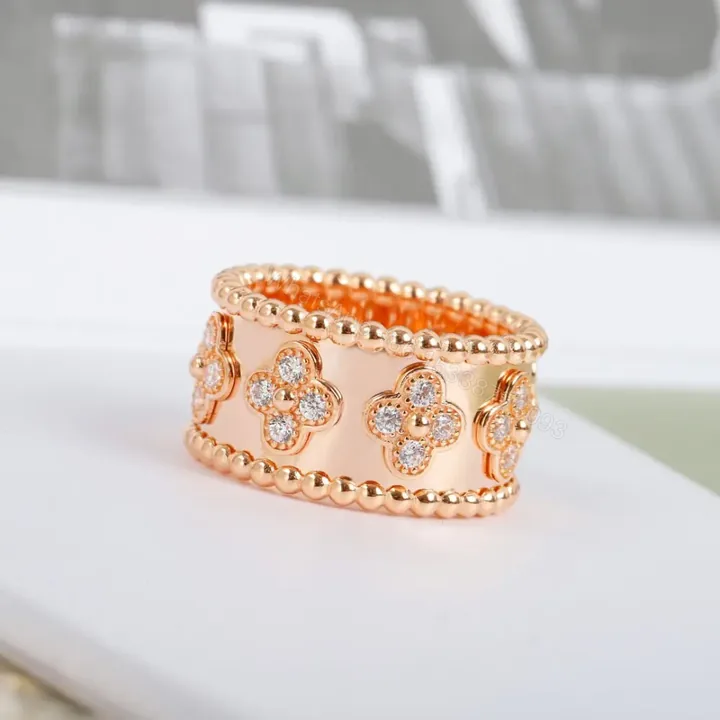 View 1 of 高仿首飾VanCleef&Arpels*RO9LN00鑲鑽萬花筒戒指玫瑰金中號