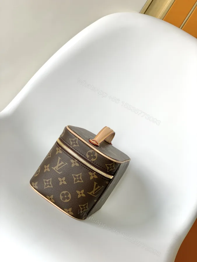 View 1 of LV高仿M44495 Nice BB化妝箱手提包經典Monogram優雅推薦