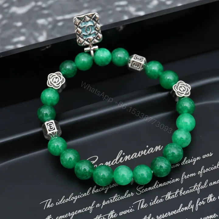 View 1 of Chanel精品仿製綠晶手鍊女款立體雕刻吊飾復古感飾品