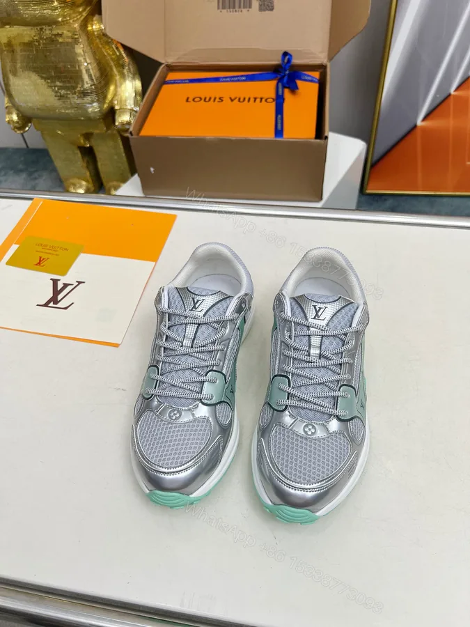 View 1 of LV A貨銀灰綠拼色運動鞋 清爽活力休閒款
