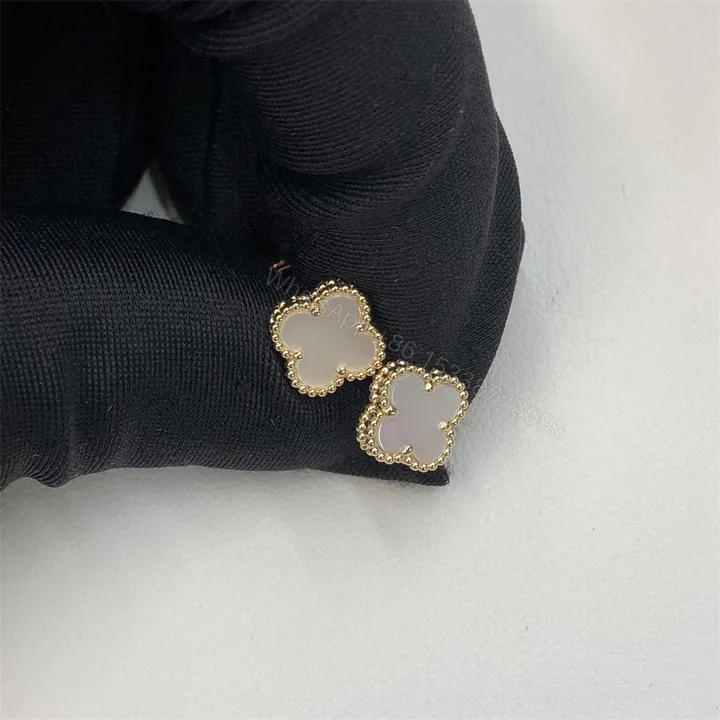 View 1 of VCA Sweet Alhambra Earstuds Mother Of Pearl VCARA44800