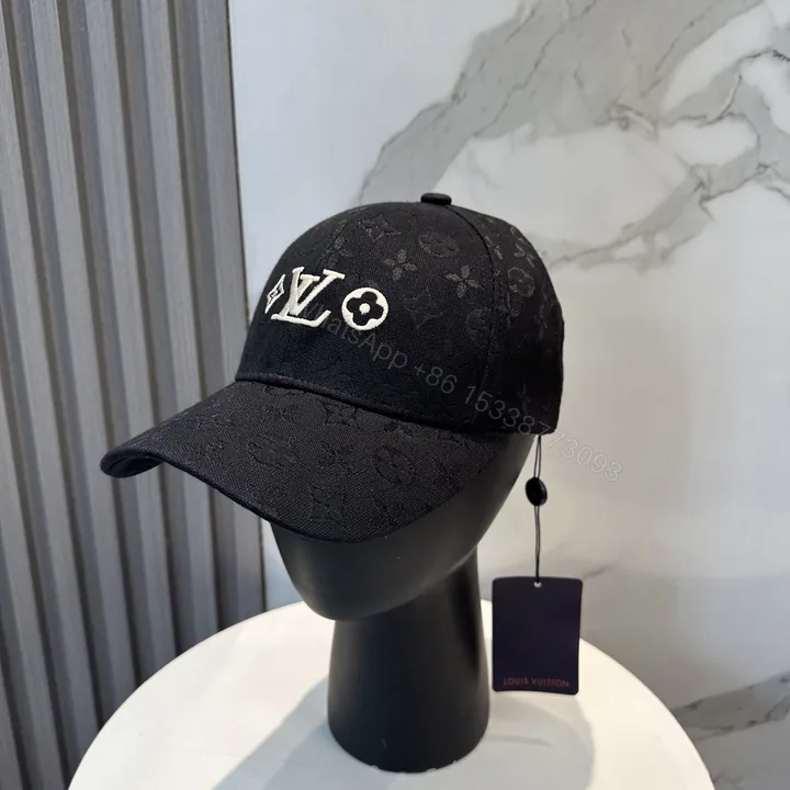 View 1 of LV 高仿黑色刺繡棒球帽 經典花紋設計 街頭潮流風格單品