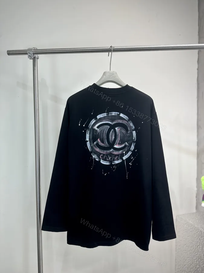View 1 of CHANEL高仿長袖T恤 女士黑色手繪LOGO印花上衣2025春秋新款