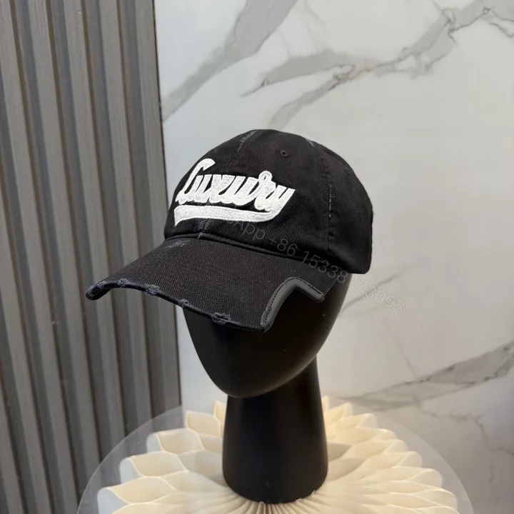 View 1 of BALENCIAGA 一比一 男款 做舊刺繡LOGO棒球帽 黑色街頭帽