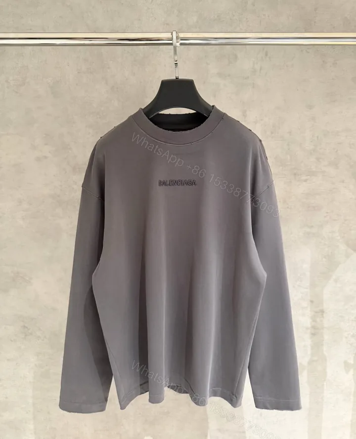 View 1 of Balenciaga 高仿浮雕LOGO灰色長袖T恤 立體紋理簡約穿搭款