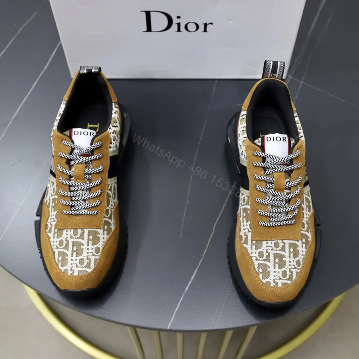 View 1 of Dior A貨男士 Oblique 老花運動鞋 焦糖麂皮拼接 潮流耐看百搭風格