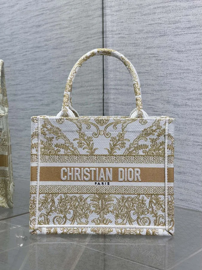 View 1 of 高仿Dior Book Tote 小號手提包 金白配色輕巧刺繡帆布設計