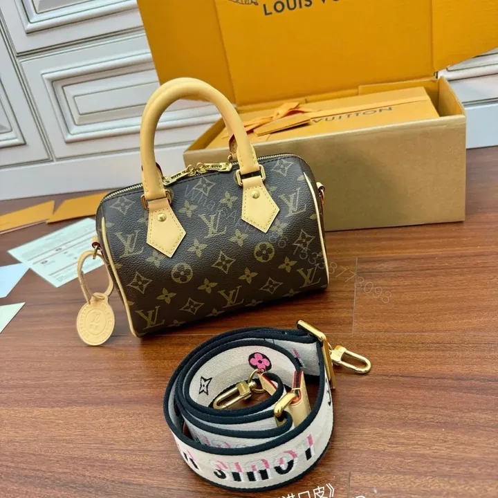 View 1 of Louis Vuitton Speedy Bandoulière 20 in Monogram