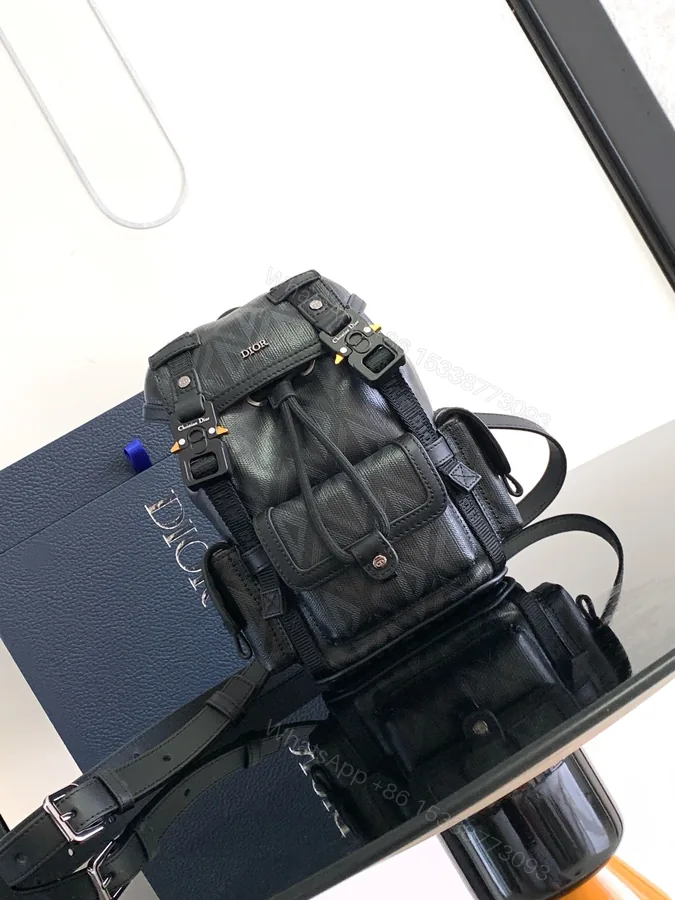 View 1 of Dior高仿後背包 深灰壓紋皮革設計 多口袋機能時尚款