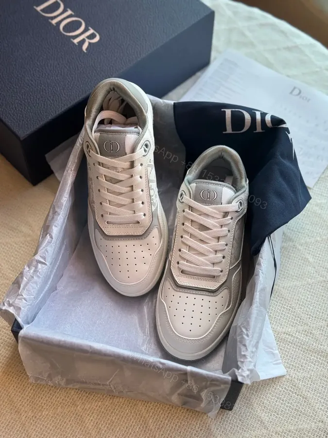 View 1 of DIOR