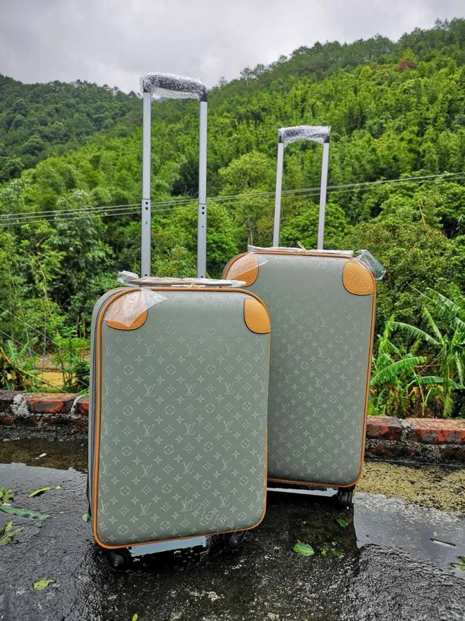 View 1 of LV 原單 Monogram Grey 旅行拉桿箱 精品登機箱