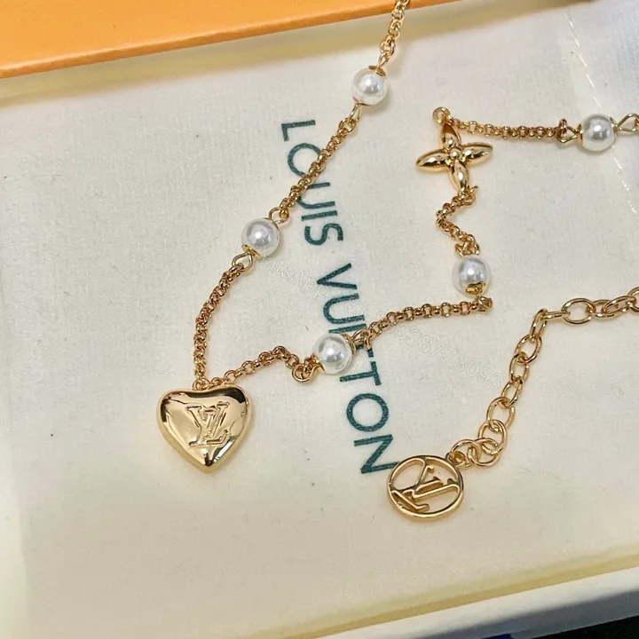 View 1 of LV 一比一愛心珍珠項鍊 金色花瓣鏈條浪漫設計