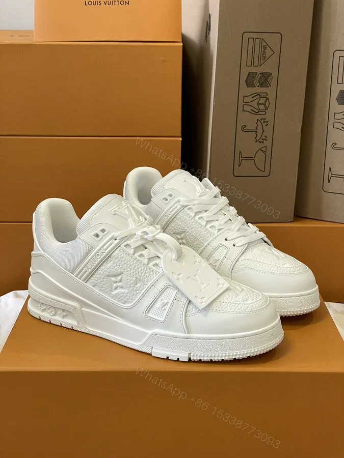View 1 of LV 高仿白色 LV Trainer 運動鞋 全皮壓紋款 低調百搭潮流風格