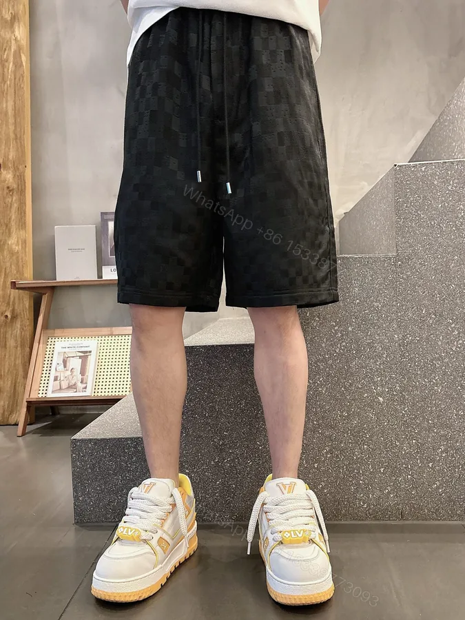View 1 of LV高端黑色棋盤格短褲 夏季經典提花設計 潮流街頭風百搭款