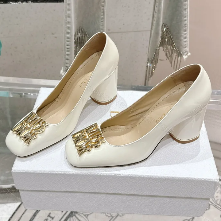 View 1 of 高仿Dior*Miss系列KCX320方頭LOGO金屬扣高踭單鞋白色免檢版