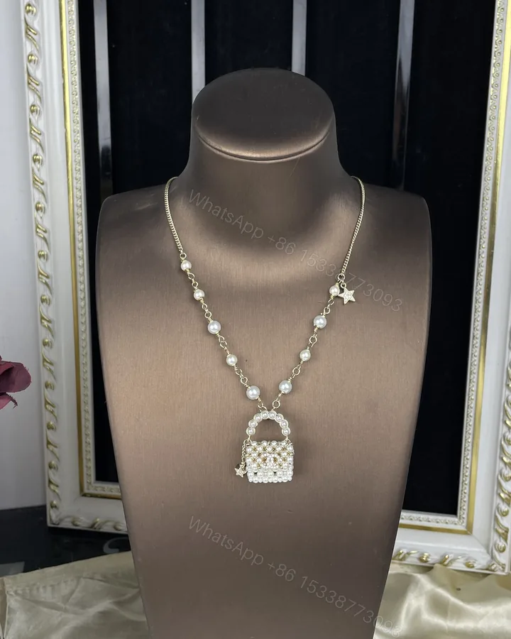 View 1 of EN – Lux Chanel Necklaces 005