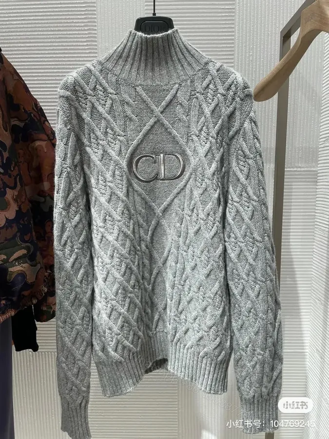 View 1 of DIOR