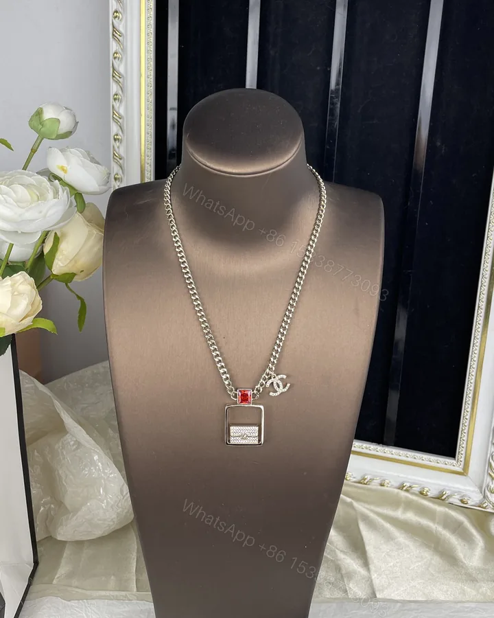 View 1 of EN – Lux Chanel Necklaces 004