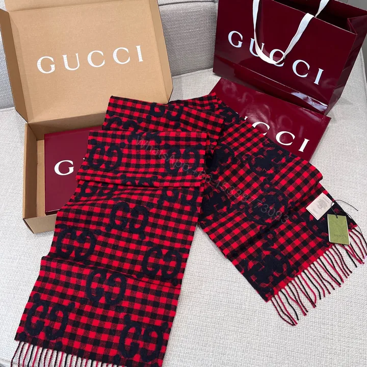 View 1 of Gucci 高仿格紋雙G羊毛圍巾 男女款紅黑配色保暖百搭單品