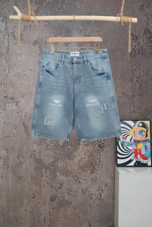 View 1 of Balenciaga一比一男士牛仔短褲水洗破壞設計潮流街頭百搭款
