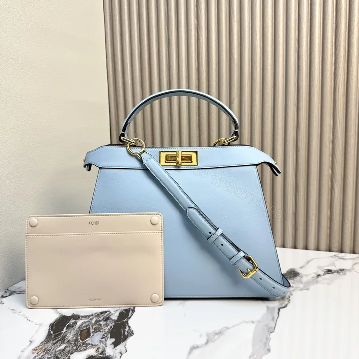 View 1 of Fendi 高仿 Peekaboo 手提包 淡藍色 牛皮通勤手袋
