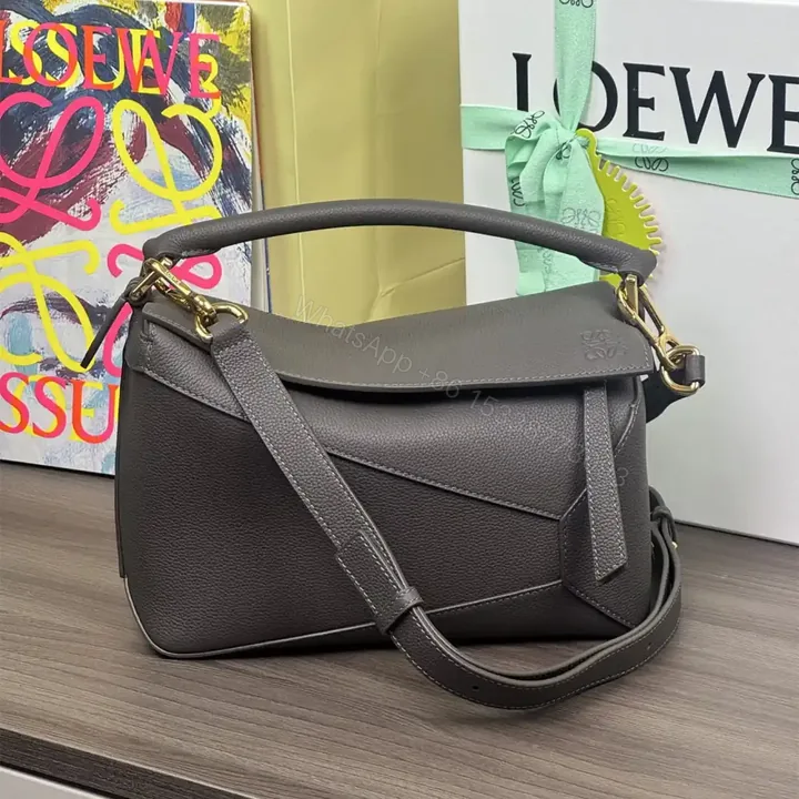 View 1 of 高仿Loewe*Puzzle系列1220單肩包小牛皮深灰色小號免檢版