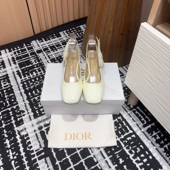 View 1 of 高仿Dior*Miss系列KDV271露跟蝴蝶結矮踭鞋白色免檢版