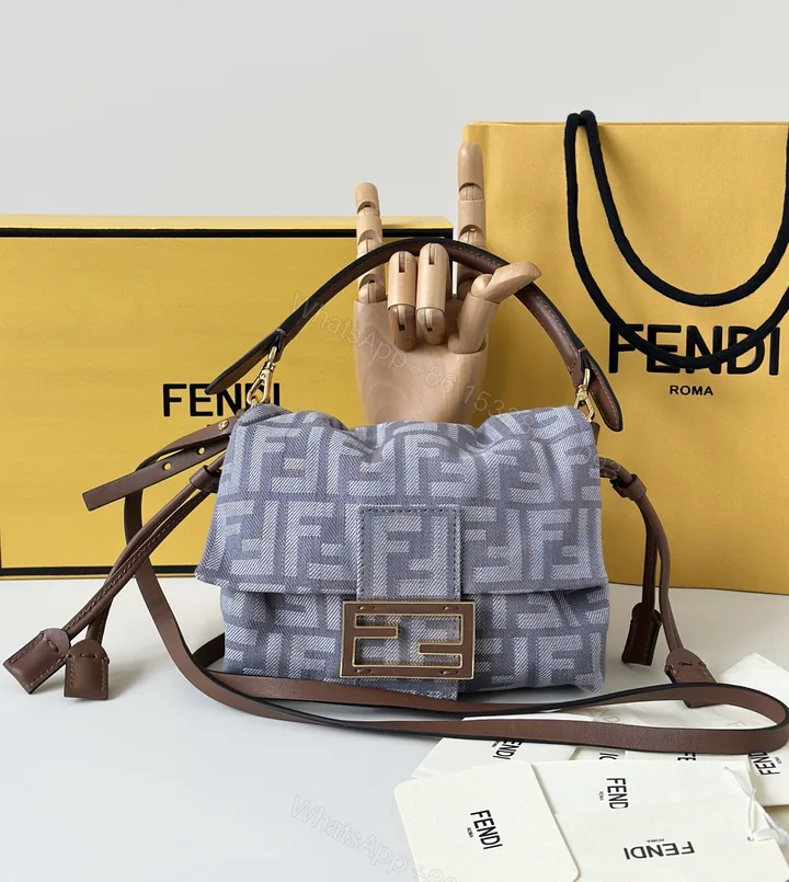 View 1 of Fendi一比一抽繩軟皮Baguette法棍包 灰色休閒斜背包