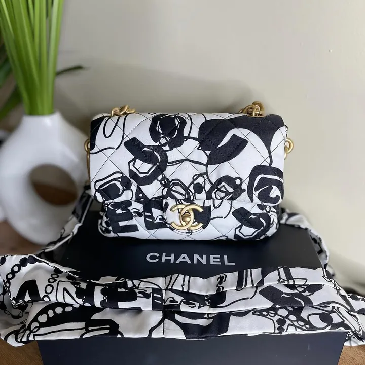 View 1 of New CHANEL COCO BEACH 2025 White