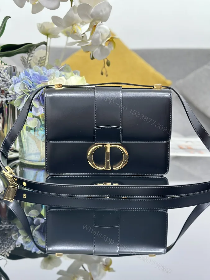 View 1 of Dior一比一30 Montaigne黑色牛皮包 女士金屬CD優雅斜背款