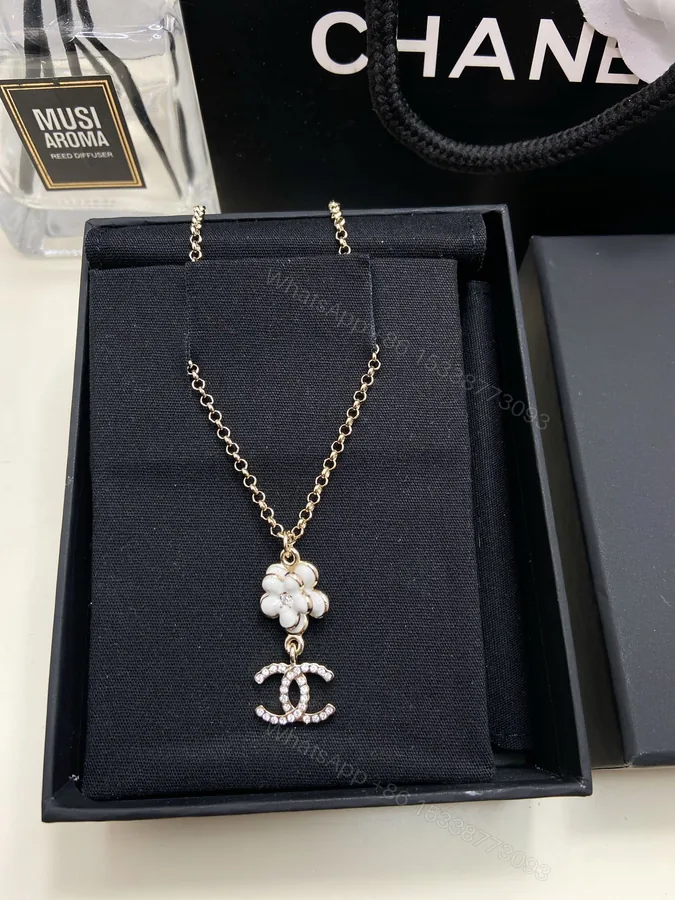 View 1 of EN – Lux Necklace CHL020