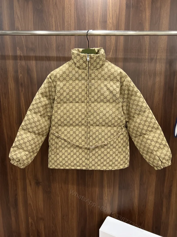 View 1 of Gucci高仿男士老花羽絨外套 滿版經典GG耐看實搭