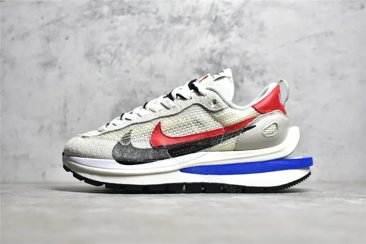View 1 of Sacai × Nike VaporWaffle “Royal Fuchsia” Reps