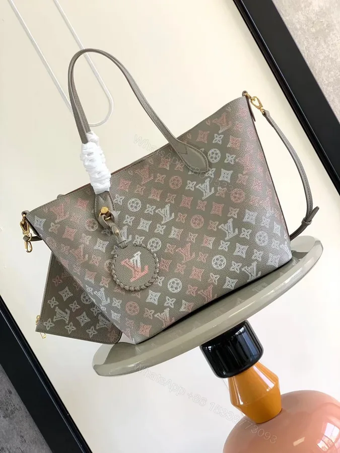 View 1 of LV 原單 Monogram拼色大托特包 圓牌吊飾設計