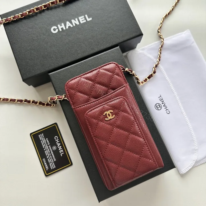 View 1 of Chanel 高仿女士手機斜背卡夾酒紅鏈條款 時尚與功能融合