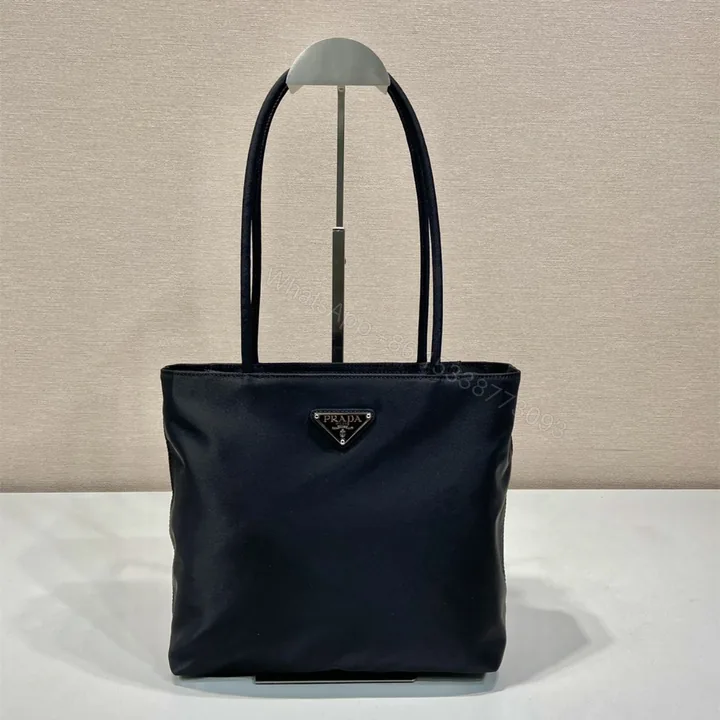 View 1 of 高仿Prada*ReEdition系列托特包B6247黑色小號免檢版