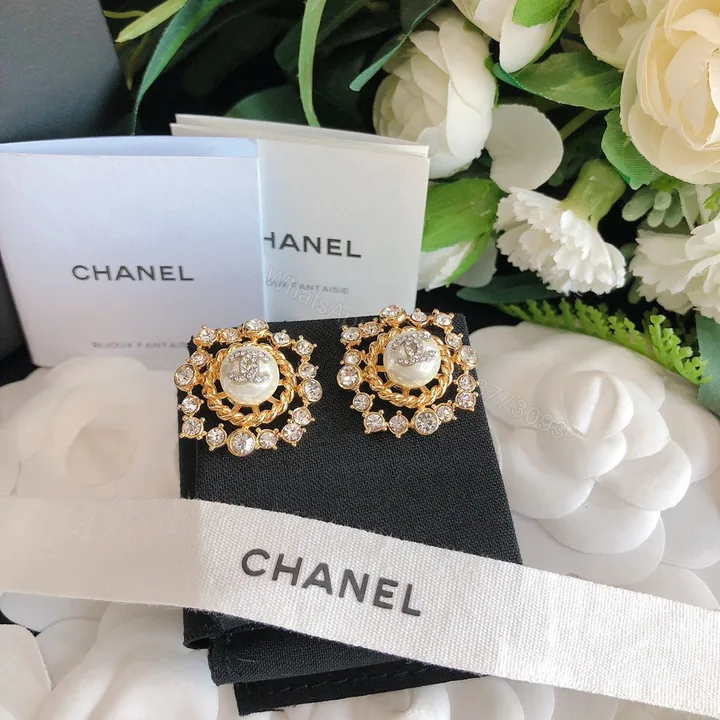 View 1 of EN – Lux Earring Chanel 009