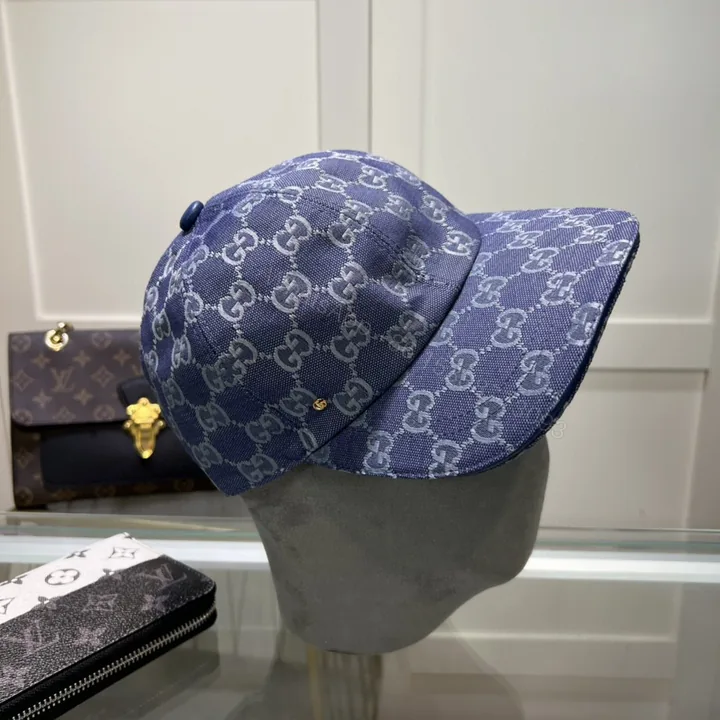 View 1 of Gucci A貨 GG丹寧老花帽 雙色牛仔藍粉紅配色 新潮街頭感十足