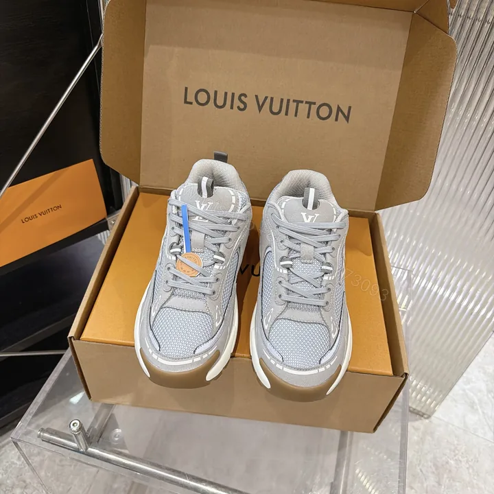 View 1 of LV A貨 Run Away 灰米配色老花運動鞋