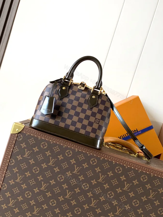View 1 of LV A貨 女款 Alma 棋盤格手提包 經典斜背包
