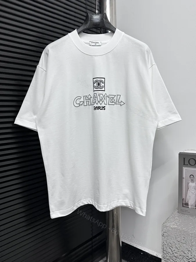 View 1 of Chanel 一比一男款白色卡通LOGO字母T恤 街頭感塗鴉設計款式