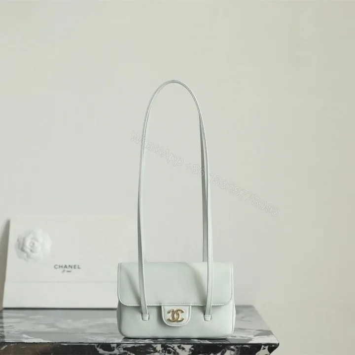View 1 of 高仿Chanel*26P系列AP5068小牛皮單肩包淺綠色Mini免檢版