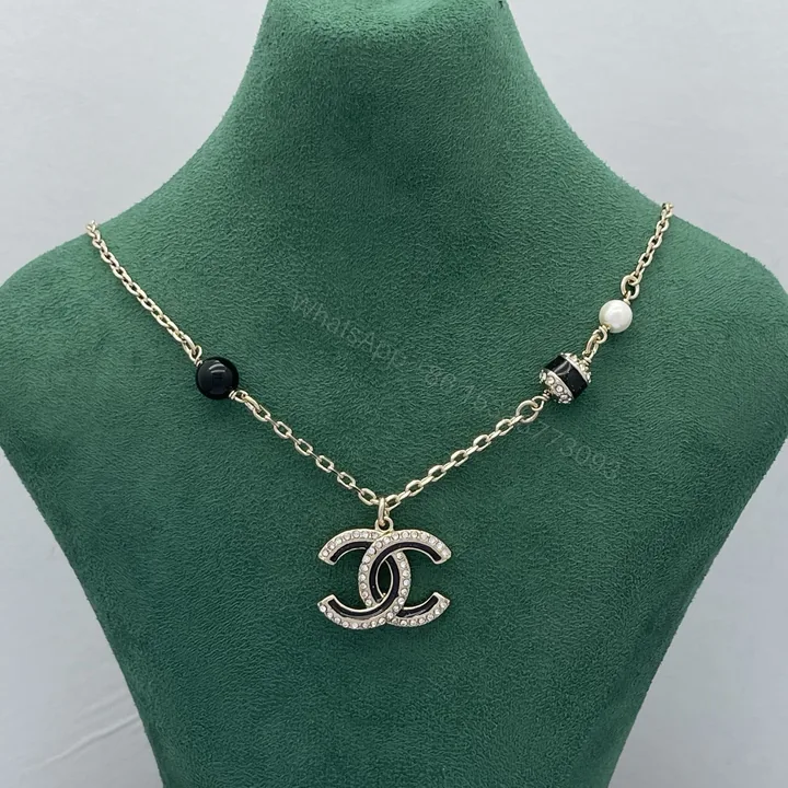 View 1 of Chanel 黑金 CC 不對稱項鍊 原單 女款 黑珍珠元素 時髦高級風